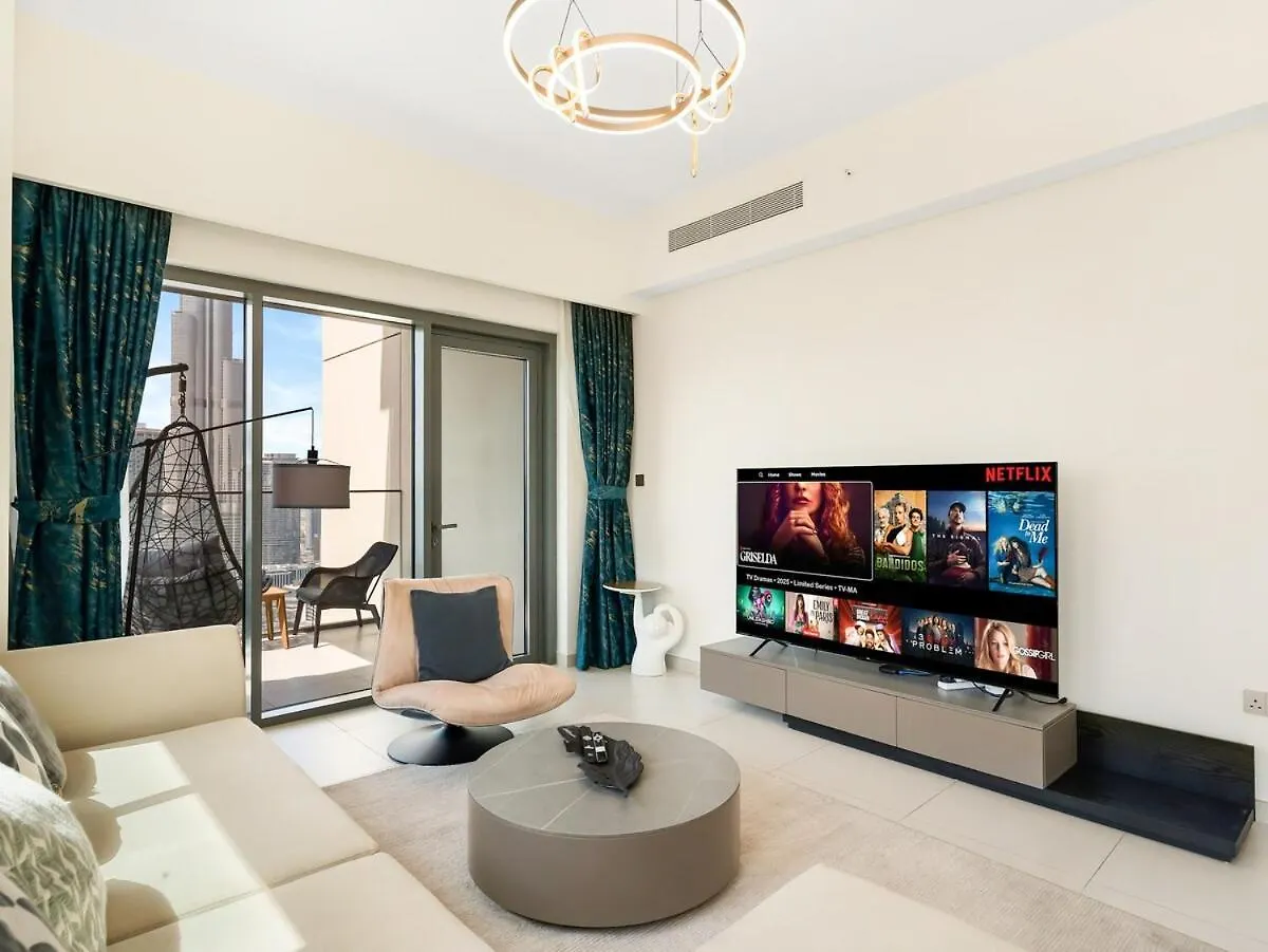 Luxury 3 Bedroom Full Burj Khalifa And Fountain View Dubai Apartment