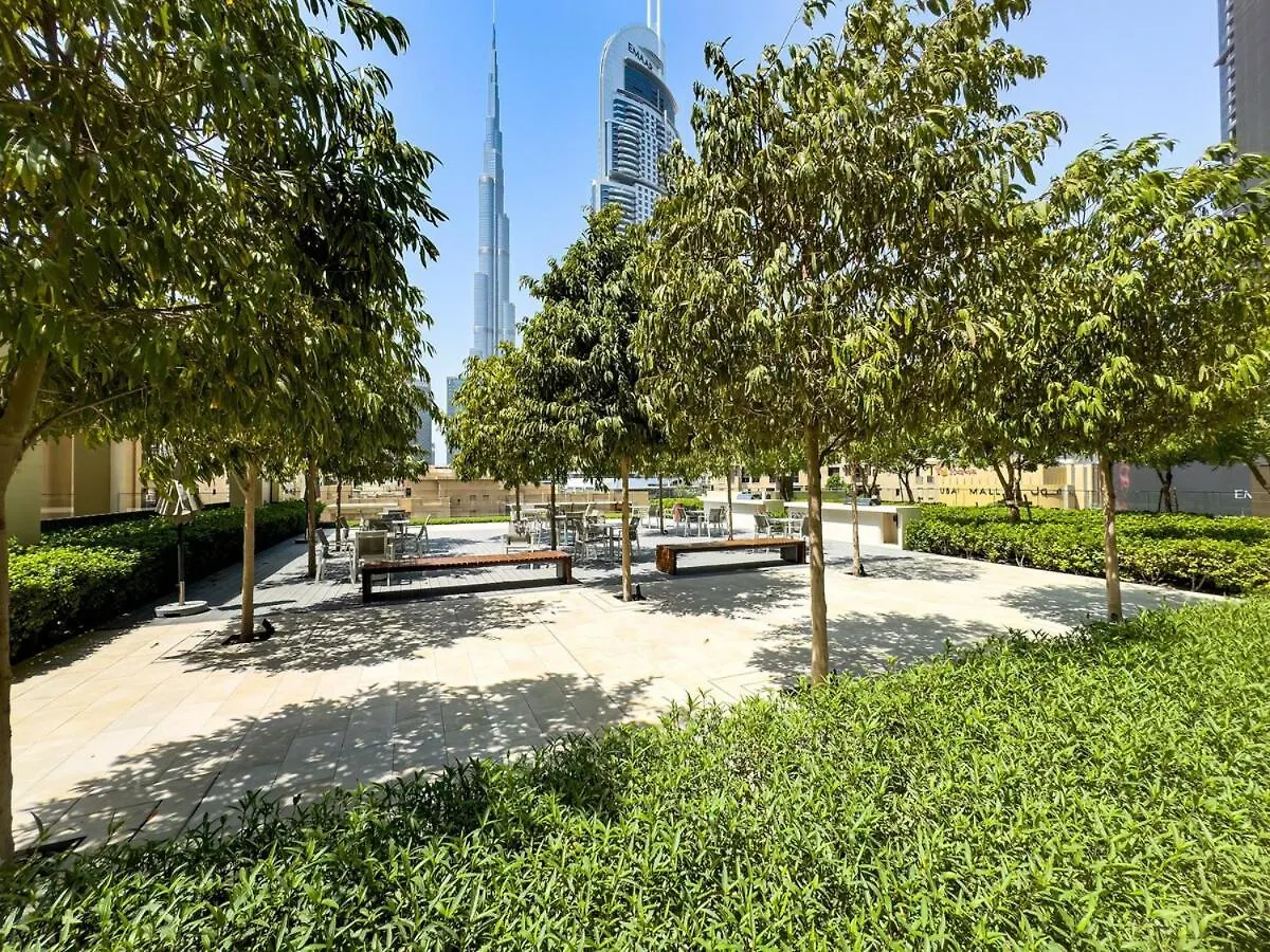 Luxury 3 Bedroom Full Burj Khalifa And Fountain View Dubai Apartment